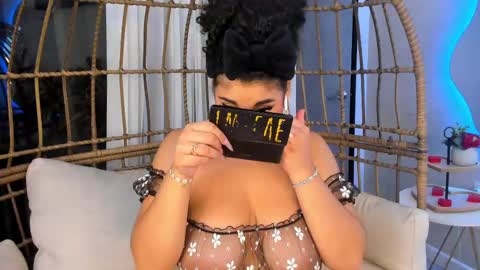 Mia online show from February 2025 10:12:01 AM