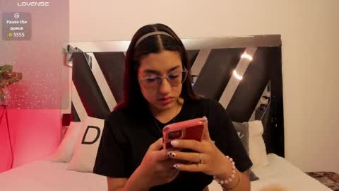 MiaIron online show from May 2026 01:06:02 PM