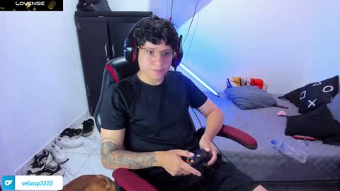 Snapshot of michael_kendall0 chatting on March 2025 01:01:01 AM michael independent model online show from March 2025 01:01:01 AM