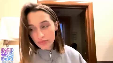 Snapshot of michael_pors chatting on October 2025 02:27:02 PM Emily online show from October 2025 02:27:02 PM