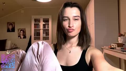 Snapshot of michael_pors chatting on November 2025 02:28:02 PM Emily online show from November 2025 02:28:02 PM