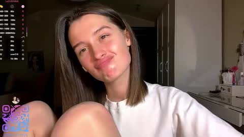 Snapshot of michael_pors chatting on December 2025 02:21:01 PM Emily online show from December 2025 02:21:01 PM