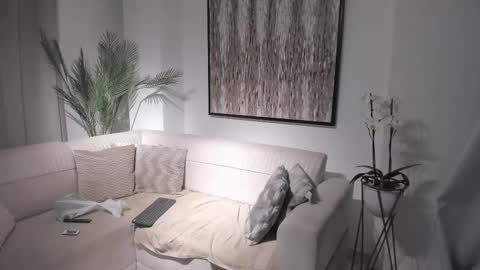 Michael Salens independent model online show from March 2025 10:41:01 AM