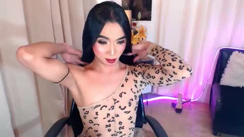 michaelagoddess online show from November 2025 06:30:01 PM