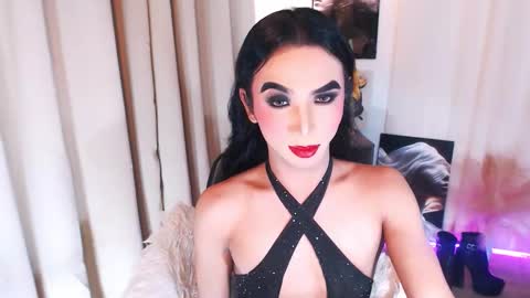 michaelagoddess online show from December 2025 05:32:01 PM