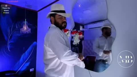 Michael online show from November 2025 01:22:01 PM