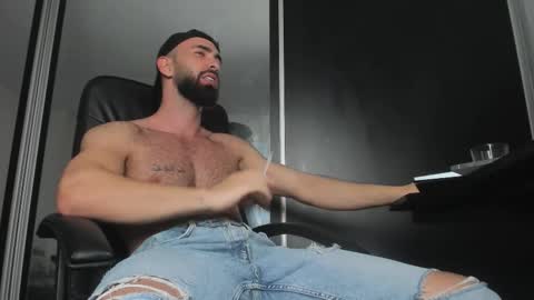 Snapshot of michaelevansx chatting on October 2025 09:27:01 PM MichaelEvansx online show from October 2025 09:27:01 PM