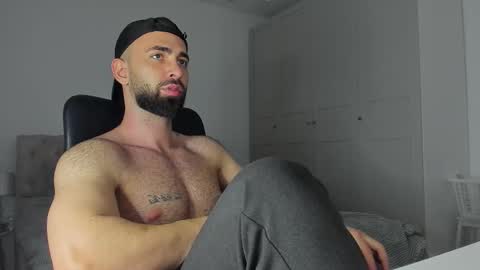 Snapshot of michaelevansx chatting on February 2026 01:46:01 AM MichaelEvansx online show from February 2026 01:46:01 AM