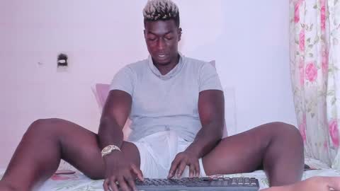 Michaell online show from December 2024 10:25:02 PM