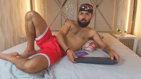 Snapshot of michaell_twink chatting on May 2026 10:40:02 PM Michaell online show from May 2026 10:40:02 PM