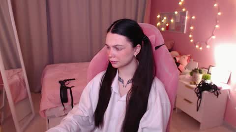 Kate online show from December 2025 01:03:02 AM