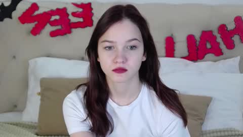 Snapshot of michelle_roux chatting on November 2025 12:40:02 PM Michelle online show from November 2025 12:40:02 PM