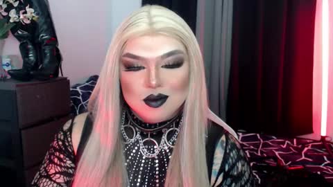 Snapshot of michellevixen921 chatting on October 2025 04:02:01 AM Michelle online show from October 2025 04:02:01 AM