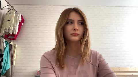 Jenny online show from April 2026 08:42:01 AM