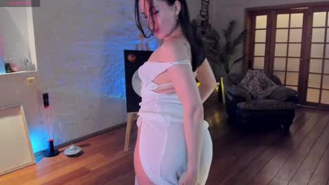 Snapshot of michi_souffl chatting on February 2025 12:40:02 AM Michi online show from February 2025 12:40:02 AM