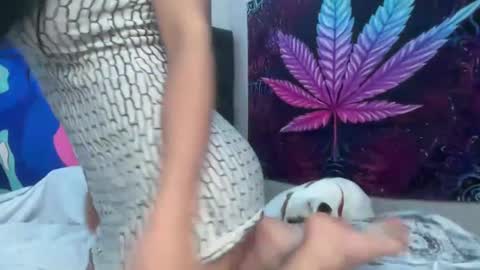 Snapshot of micielo87 chatting on December 2024 08:04:02 AM Skye online show from December 2024 08:04:02 AM