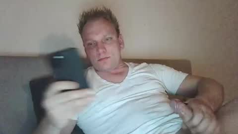 mickkxl online show from December 2024 08:53:02 PM