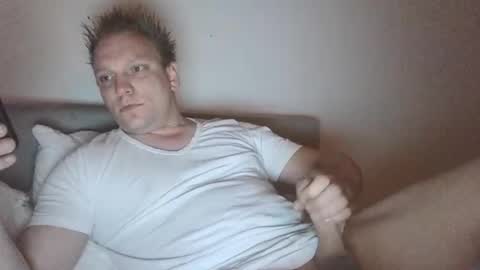 mickkxl online show from December 2024 09:48:02 AM