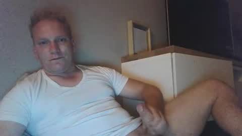 mickkxl online show from September 2025 11:29:02 PM
