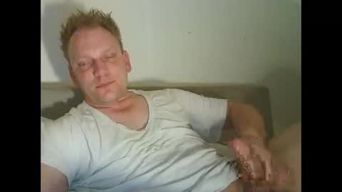 mickkxl online show from February 2026 04:03:02 PM