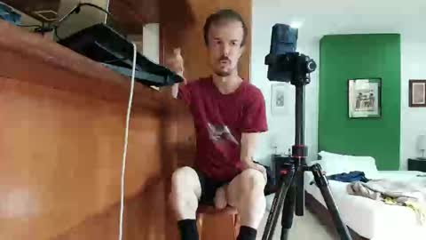 Snapshot of midgettripod1 chatting on May 2026 07:52:01 PM Aaron online show from May 2026 07:52:01 PM