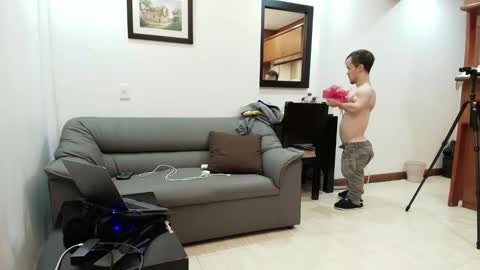 Snapshot of midgettripod1 chatting on May 2026 11:02:01 PM Aaron online show from May 2026 11:02:01 PM
