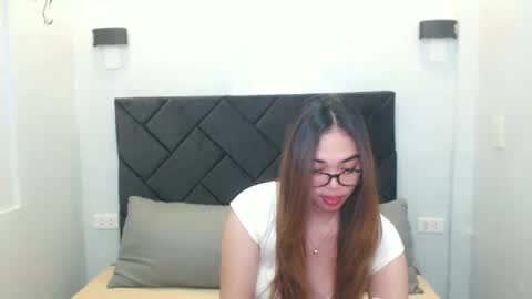 Snapshot of midnightbunny_ chatting on December 2024 05:14:02 PM Bunny 3 online show from December 2024 05:14:02 PM