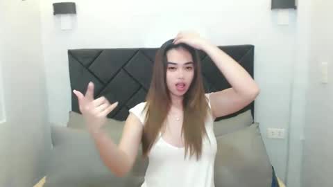 Snapshot of midnightbunny_ chatting on December 2024 04:38:01 PM Bunny 3 online show from December 2024 04:38:01 PM