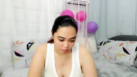 Snapshot of midnightbunny_ chatting on November 2025 11:27:02 PM Bunny 3 online show from November 2025 11:27:02 PM