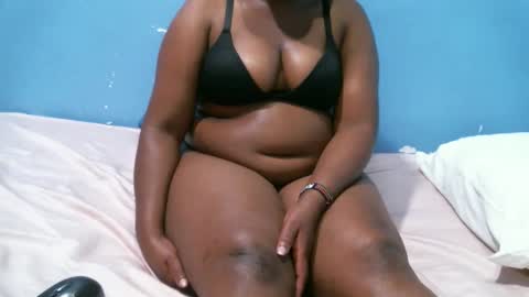 Snapshot of midnightkady chatting on February 2026 06:17:01 AM Caddy online show from February 2026 06:17:01 AM