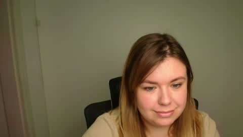 Mariana online show from October 2025 11:50:01 AM