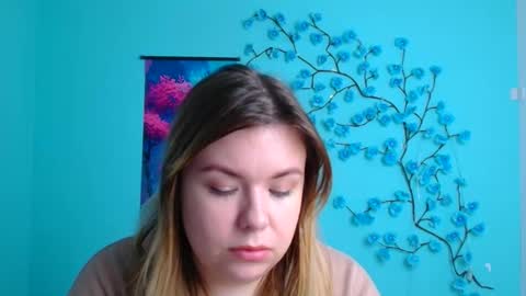 Mariana online show from November 2025 12:23:02 PM