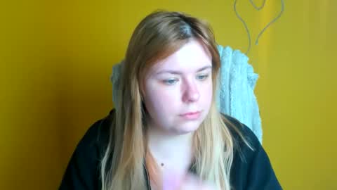 Snapshot of midnightmariana chatting on May 2026 11:17:02 AM Mariana online show from May 2026 11:17:02 AM
