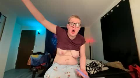 midnightmochi2 online show from April 2026 12:49:02 AM