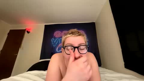 midnightmochi2 online show from April 2026 02:00:02 AM