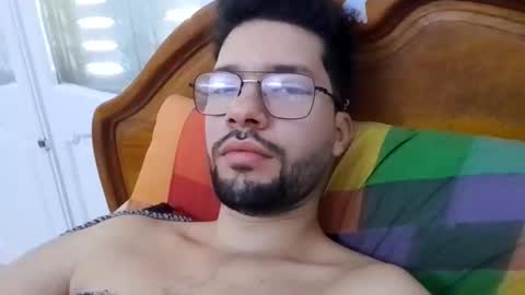 Snapshot of midoumas1 chatting on December 2024 10:17:01 AM Sam online show from December 2024 10:17:01 AM