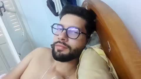 Snapshot of midoumas1 chatting on October 2025 03:54:01 PM Sam online show from October 2025 03:54:01 PM