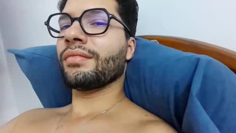 Snapshot of midoumas1 chatting on November 2025 03:01:02 PM Sam online show from November 2025 03:01:02 PM