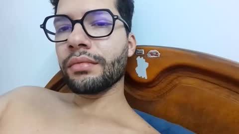 Snapshot of midoumas1 chatting on November 2025 03:21:01 PM Sam online show from November 2025 03:21:01 PM