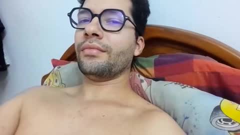 Snapshot of midoumas1 chatting on November 2025 03:48:02 PM Sam online show from November 2025 03:48:02 PM