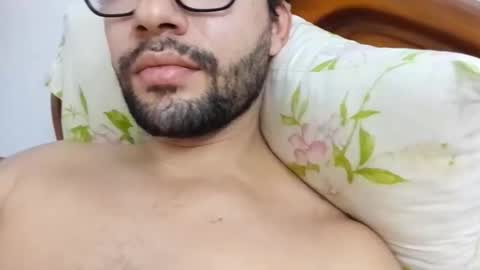 Snapshot of midoumas1 chatting on December 2025 08:04:01 PM Sam online show from December 2025 08:04:01 PM