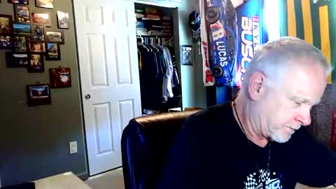 Snapshot of midwestdad09 chatting on September 2025 05:02:01 PM midwestdad09 online show from September 2025 05:02:01 PM