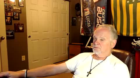 Snapshot of midwestdad09 chatting on September 2025 12:36:01 AM midwestdad09 online show from September 2025 12:36:01 AM