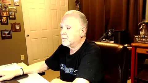 Snapshot of midwestdad09 chatting on November 2025 12:03:01 PM midwestdad09 online show from November 2025 12:03:01 PM