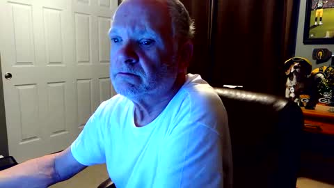 Snapshot of midwestdad09 chatting on November 2025 09:33:01 AM midwestdad09 online show from November 2025 09:33:01 AM