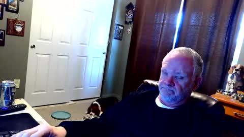 Snapshot of midwestdad09 chatting on November 2025 05:27:01 PM midwestdad09 online show from November 2025 05:27:01 PM
