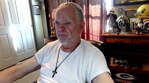 Snapshot of midwestdad09 chatting on December 2025 07:19:02 PM midwestdad09 online show from December 2025 07:19:02 PM