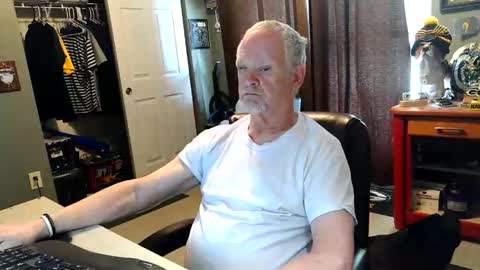 midwestdad09 online show from May 2026 09:22:02 PM