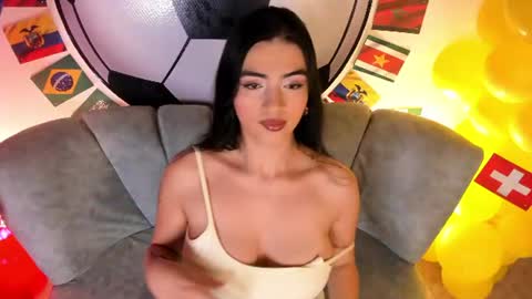 Snapshot of miel_gomez chatting on July 2026 10:20:01 PM miel_gomez online show from July 2026 10:20:01 PM