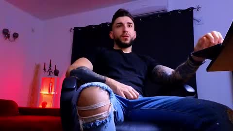 Snapshot of mightyaaron chatting on December 2025 05:36:02 AM MightyAaron online show from December 2025 05:36:02 AM